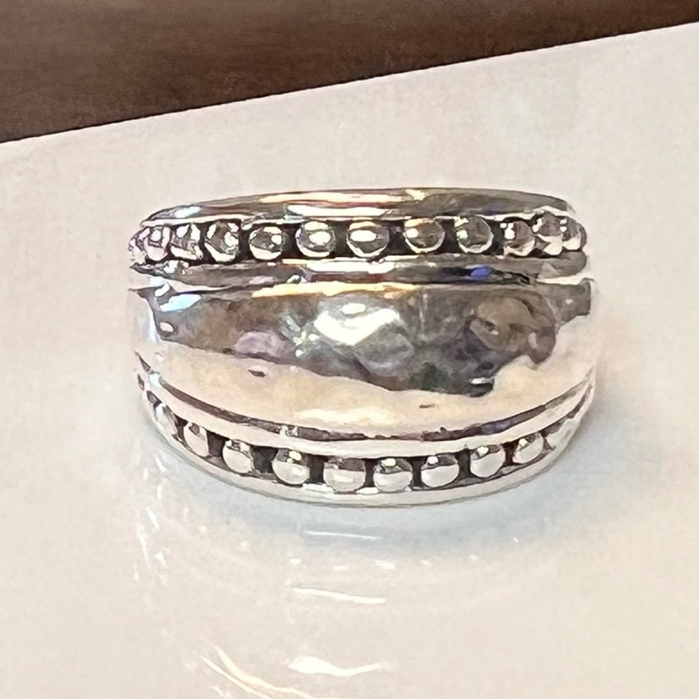 925 Sterling Silver stamp. Ring. Size 7-9 - Picture 1 of 5